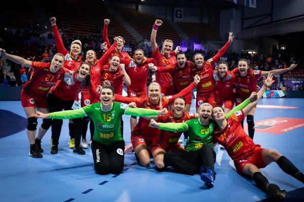 Romania suffers, but gets the two points against Spain | Handball Planet